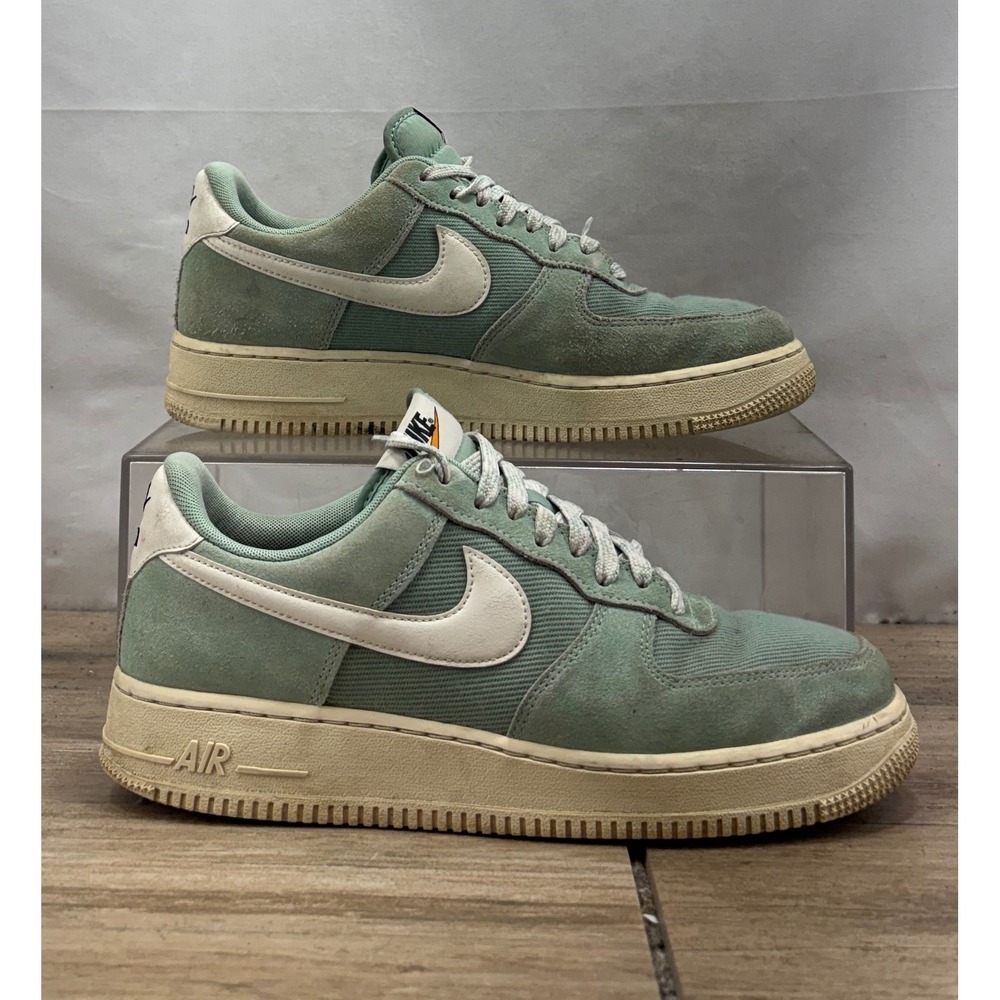 Nike Air Force 1 Low Sage Green Suede White Swoosh Men's Size 8.5‎